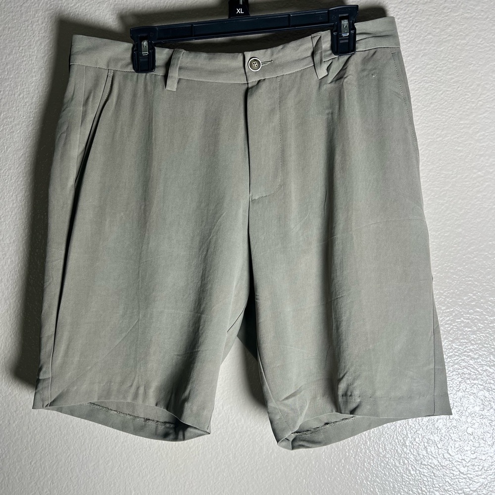 NWT Tommy Bahama Men’s 100% Silk. Color- Asparagus. Tortola flat front SZ-34